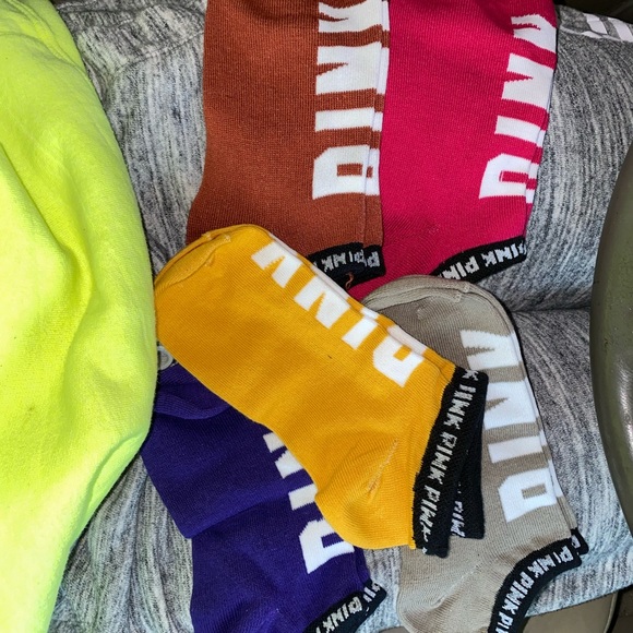 5 pairs of pink socks - Picture 2 of 5